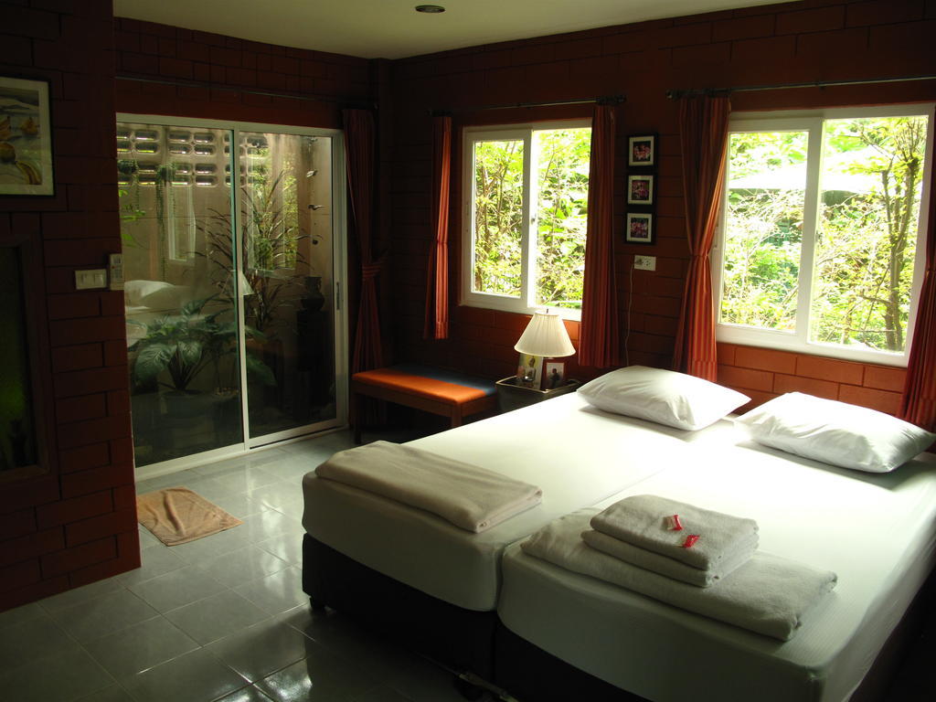 P.Y. Guest House Kanchanaburi Bagian luar foto